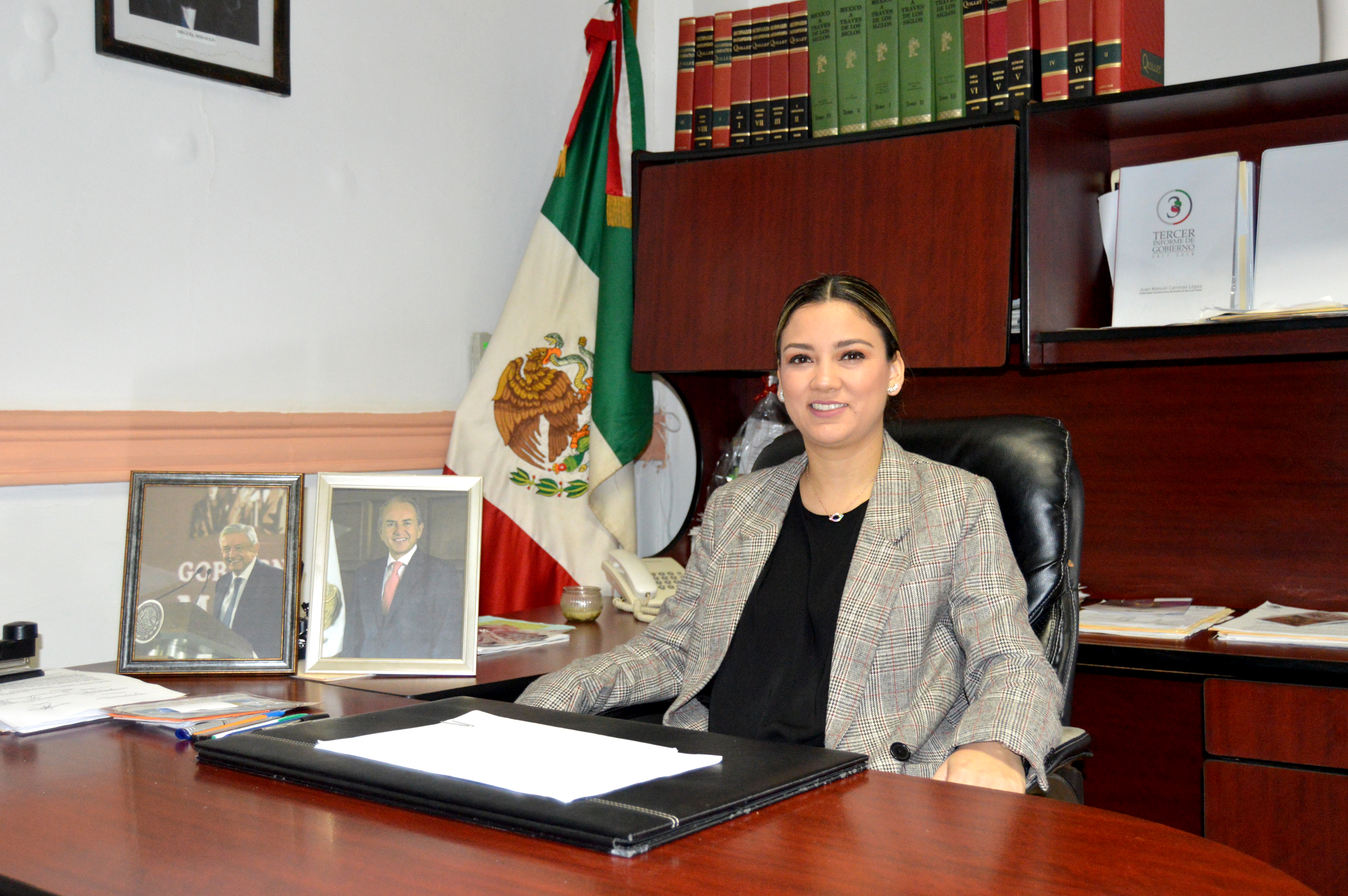 ELIZABETH BARRANECHEA PRESIDENTA DEL SMDIF